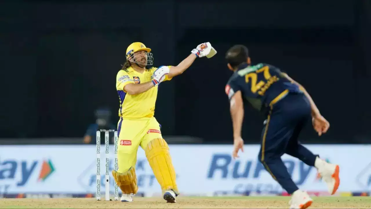 'Dhoni Bhai Ko Miss Karoge'? Former Chennai Super Kings Pacer Answers After Move To Mumbai Indians