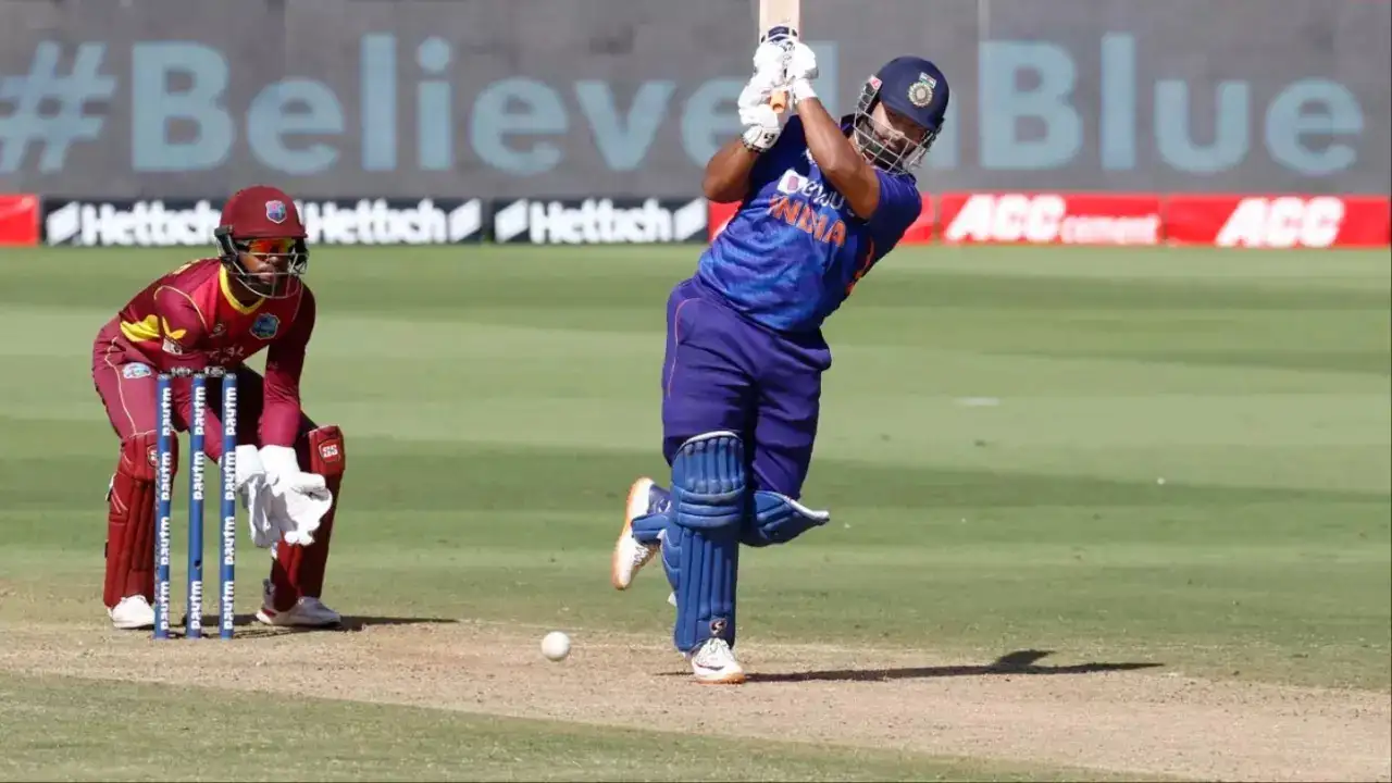 Is Rishabh Pant On The Same Level As MS Dhoni? Former India Cricketer Makes HUGE Claim