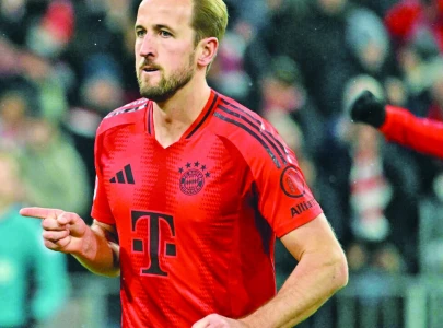 Kane sends Bayern eight points clear