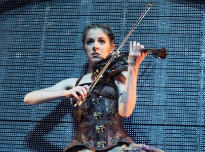 NBC criticized for cutting short Lindsey Stirling Thanksgiving halftime performance