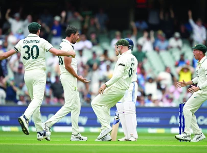 Aus on top against Ind after Starc takes six