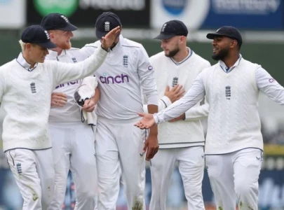 England thrash New Zealand in second Test to seal series