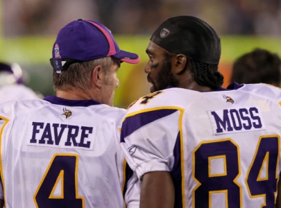 Randy Moss’ son responds to Brett Favre over father’s liver cancer rumors