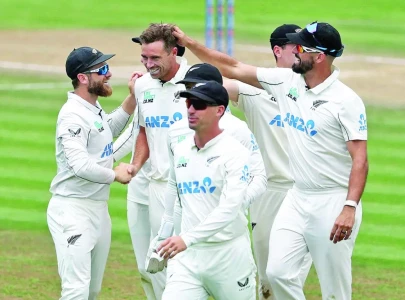 NZ crush Eng to send Southee out on high