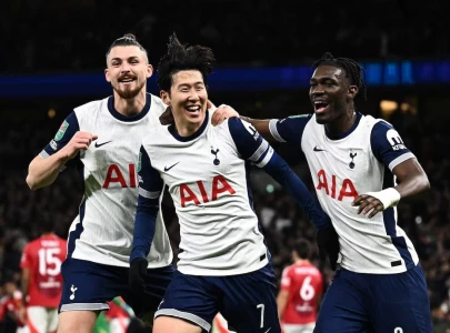 Spurs advance in seven-goal League Cup thriller