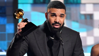 Drake bets $210K on Lamar Jackson and Ravens in Wild Card showdown against Steelers