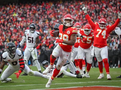 NFL Divisional Round: Chiefs advance with Taylor Swift in attendance, Commanders shock Lions