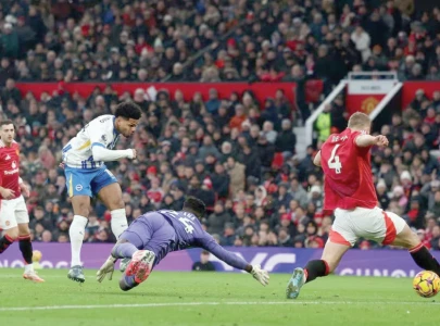 Manchester Utd, Spurs sink again