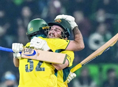 Aus shock Eng with comeback win